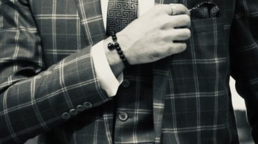 Scopri i migliori braccialetti esclusivi per uomo. Guida alla scelta, i tipi più popolari . Aggiungi eleganza e lusso al tuo look.