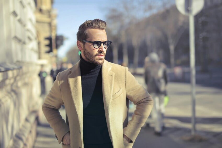 Scopri le migliori giacca in lana per uomo per l'inverno. Le tendenze, i modelli più eleganti e i brand di lusso per un look impeccabile.